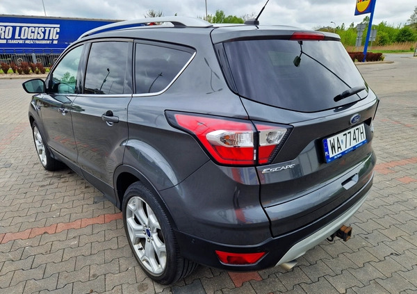 Ford Kuga cena 61900 przebieg: 120000, rok produkcji 2017 z Warszawa małe 211